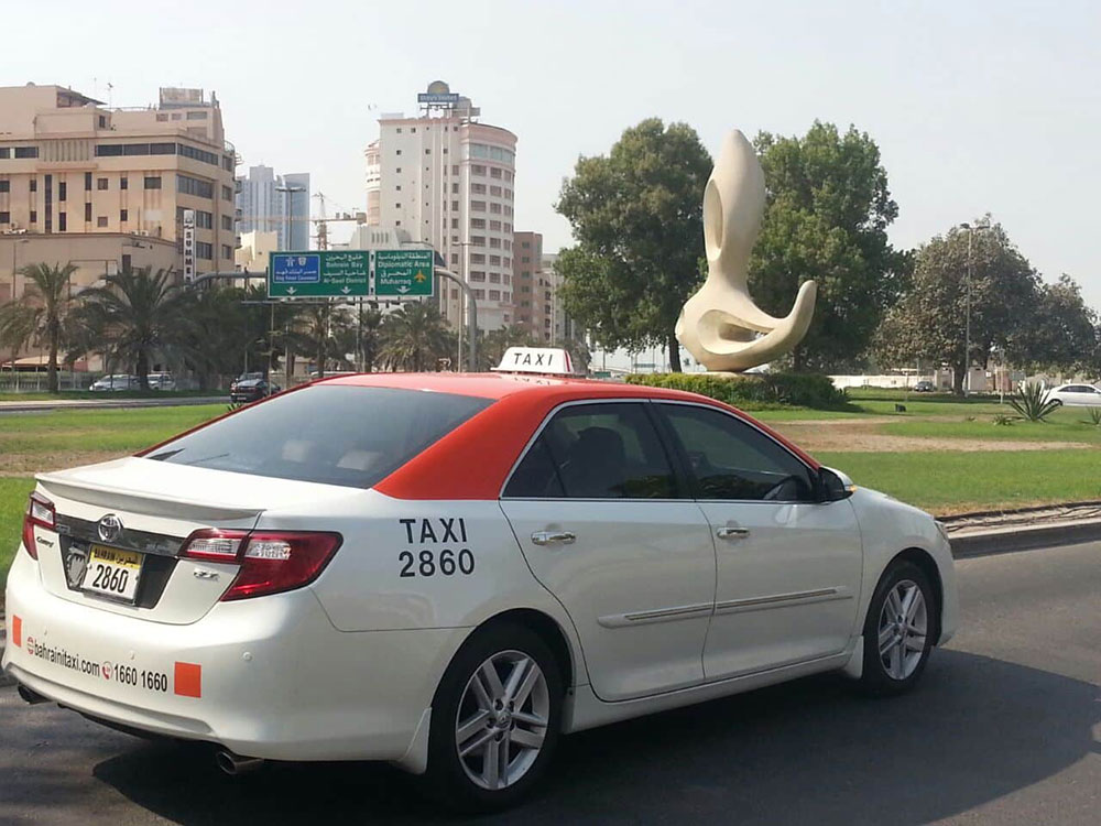 такси в бахрейне. московское такси. фото. такси в бахрейне. полиция.