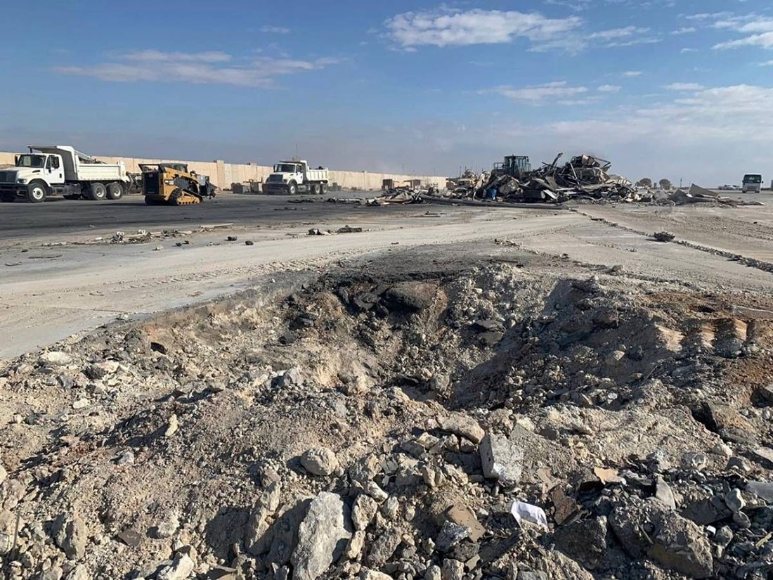 آثار القصف الإيراني على قاعدة 